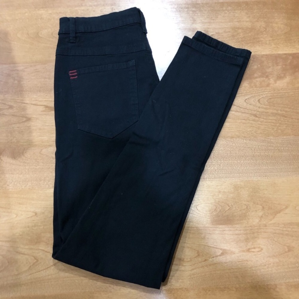 High-Rise black skinny jeans
